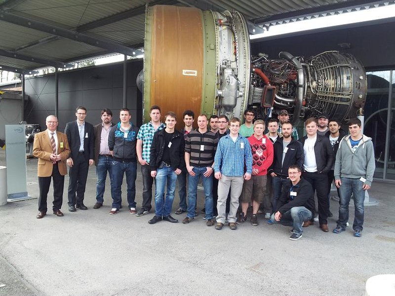 Studierende der Fakultät Maschinenbau besuchten Triebwerkshersteller MTU Aero Engines