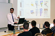 Tobias Haushahn (CADFEM GmbH) zeigte in einer Live-Demo den Weg zur Topologieoptimierung.
