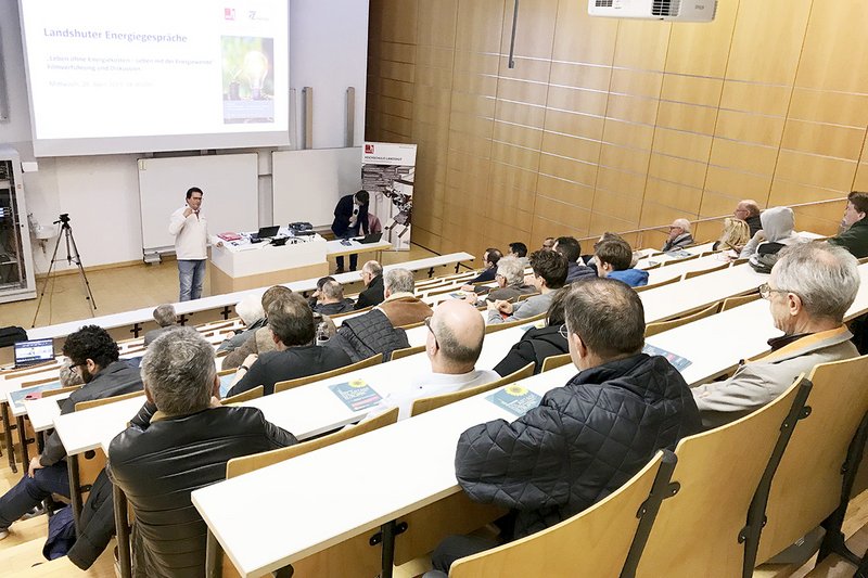 Regisseur Frank Farenski bei seiner Einführung vor der Filmvorführung.