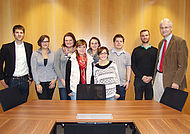 Hochschulpräsident Prof. Dr. Karl Stoffel und Alumni-Beauftragter Johannes Krosch (links) mit den Vertretern/innen der Alumni-Vereine.