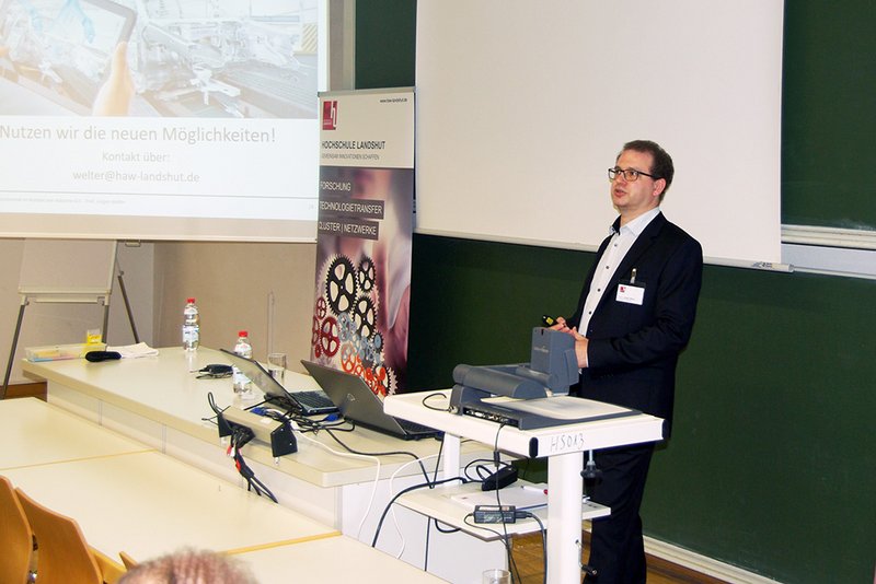 Möglichkeiten der digitalen Produktionstechnik zeigte Prof. Dr. Jürgen Welter (Hochschule Landshut) in seinem Vortrag.