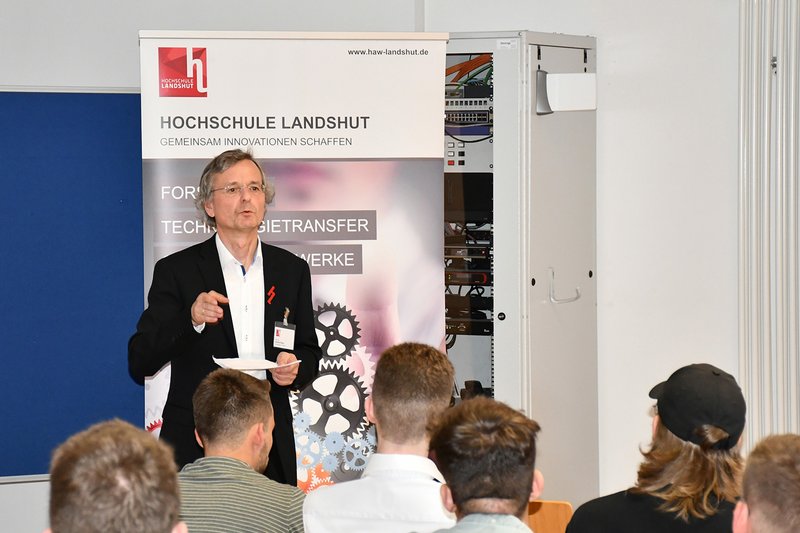 Prof. Dr. Babel (Hochschule Landshut) gab einen Überblick über die im 3D-Metalldruck angewandten Verfahren