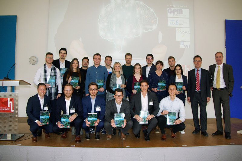 Die Autoren des neuen Bandes der Buchreihe Landshut Leadership mit Prof. Dr. Fritz Pörnbacher (Deken Fakultät Elektrotechnik und Wirtschaftsingenieurwesen) und Prof. Dr. Hubertus C. Tuczek.