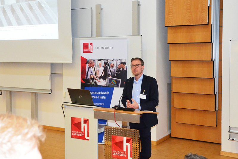 Prof. Dr. Peter Middendorf (Uni Stuttgart) referierte über CFK-Trends