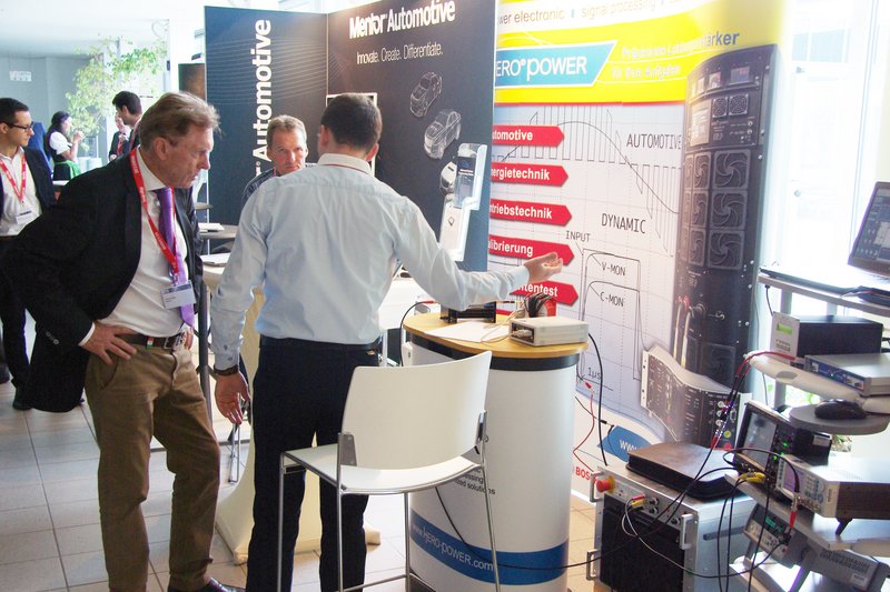 Rund 30 Fachaussteller informierten über neueste Entwicklungen in Sachen Automobil-Software.