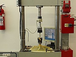 Hydropulser 25 kN