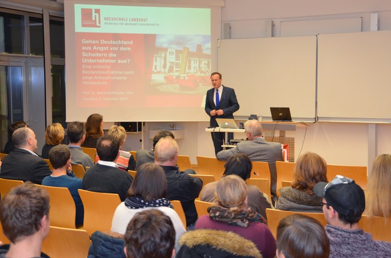 Der Frage „Gehen Deutschland aus Angst vor dem Scheitern die Unternehmer aus?“ widmete sich Prof. Dr. Bernd Mühlfriedel in seiner Antrittsvorlesung
