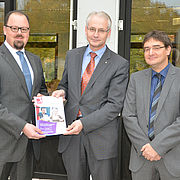 Stellen das neuen Masterprogramm vor: Prof. Dr. Johannes Lohner, Hochschulpräsident Prof. Dr. Karl Stoffel und Prof. Dr. Ralph Viehhauser, Dekan Fakultät Soziale Arbeit.