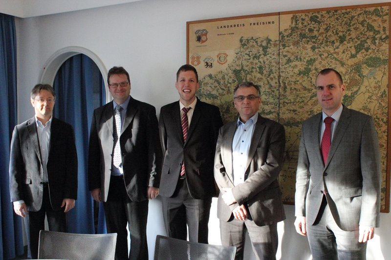 V. links: Prof. Dr. Volker Sieber, Prof. Dr. Heinz Bernhardt, Dr. Korbinian Nachtmann, Prof. Dr. Matthias Gaderer, Prof. Dr. Marcus Jautze