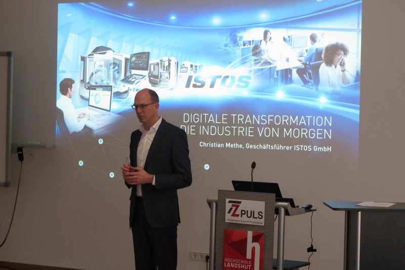 Christan Methe von der ISTOS GmbH bat einen Ausblick auf die digitale Transformation und die Industrie von morgen. 