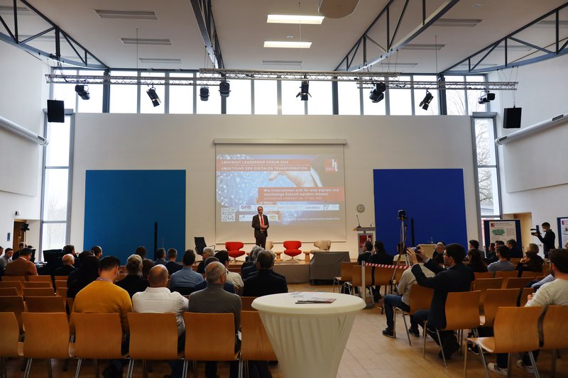 Rund 100 Teilnehmer*innen diskutierten beim LLF 2022 an der Hochschule Landshut