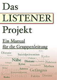 Bei der Übergabe des Listener Manual v.l.n.r.: Prof. Dr. Lohner, Dr. Pecher und die Studenten/innen der Fakultät Soziale Arbeit.