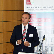 TIM_DiegritzP5916.jpg: Die „grüne“ Unternehmensstrategie der ebm-papst Landshut GmbH stellte Christian Diegritz vor.