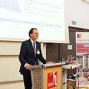 Dr. Christoph Habammer, Vizepräsident vom Bayrischen Landesamt für Steuern, bei seinem Vortrag.