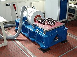 Elektrodynamische Schwingprüfanlage Tira vib