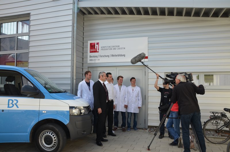 Stellvertretend für die sieben Forschungsschwerpunkte wurden Forschungsprojekte in der bayernweit einzigartigen Lean Factory gezeigt.