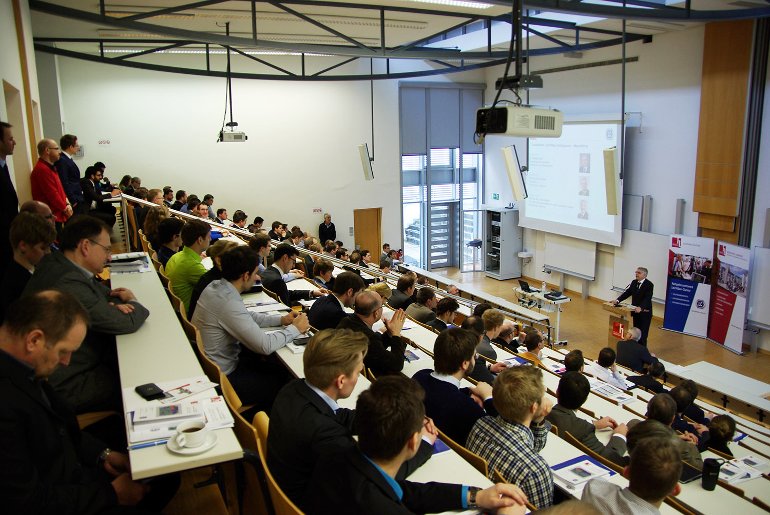 Volle Ränge beim 7. LLC 2015. Volle Ränge beim 7. LLC 2015.
