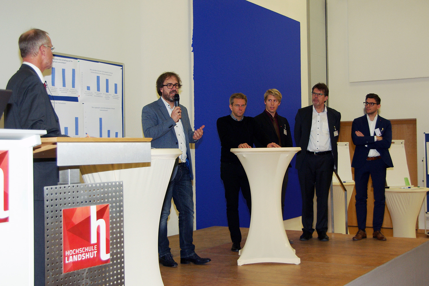Die abschließende Podiumsdiskussion, moderiert von Prof. Dr. Hubertus C. Tuczek.