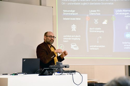 Die Vorzüge von dezentralen Wasserstofflösungen erläuterte Dr. Markus Ostermeier (ostermeier H2ydrogen Solutions GmbH, Schweitenkirchen) in seinem Vortrag.