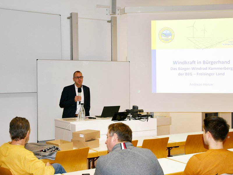 Hochschulvizepräsident Prof. Dr. Marcus Jautze bei der Begrüßung der Teilnehmer/-innen.