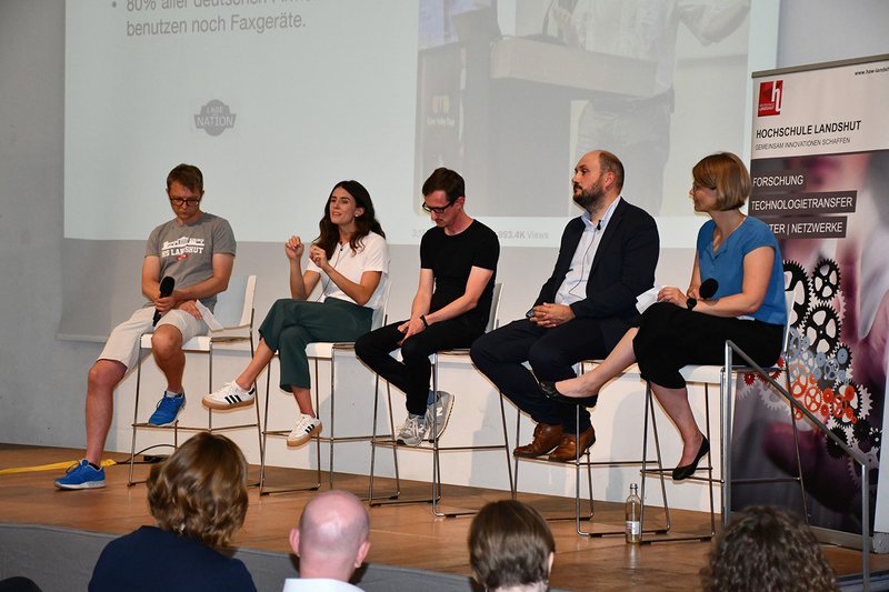 Die abschließende Podiumsdiskussion moderieren Prof. Dr. Hannah Jörg und Prof. Dr. Christian Osendorfer.