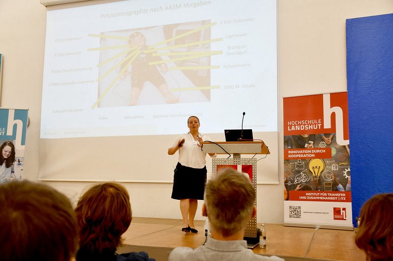Einen Einblick in die Praxis eines Schlaflabors gab Dr. Dorit Aschmann-Mühlhans (Kinderklinik St. Marien, LA-Regio Kliniken).
