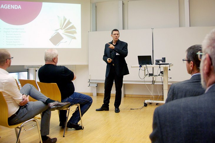 Ralf Engelschall (msg systems AG, Ismaning/München) bei seinem Vortrag.