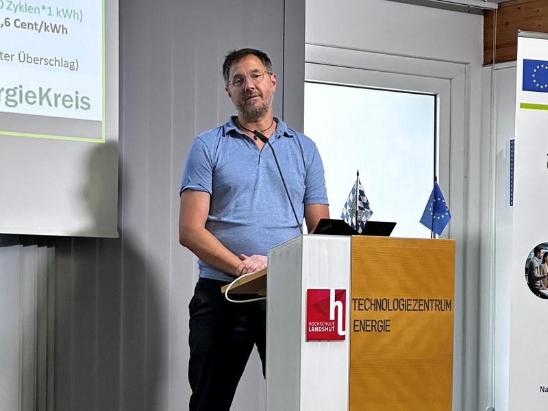 Das Potenzial des Projektes NAVI-BAT für neue Geschäftsideen und ein resilientes Energiesystem erläuterte Robert Hahn (TZE). Das Potenzial des Projektes NAVI-BAT für neue Geschäftsideen und ein resilientes Energiesystem erläuterte Robert Hahn (TZE).
