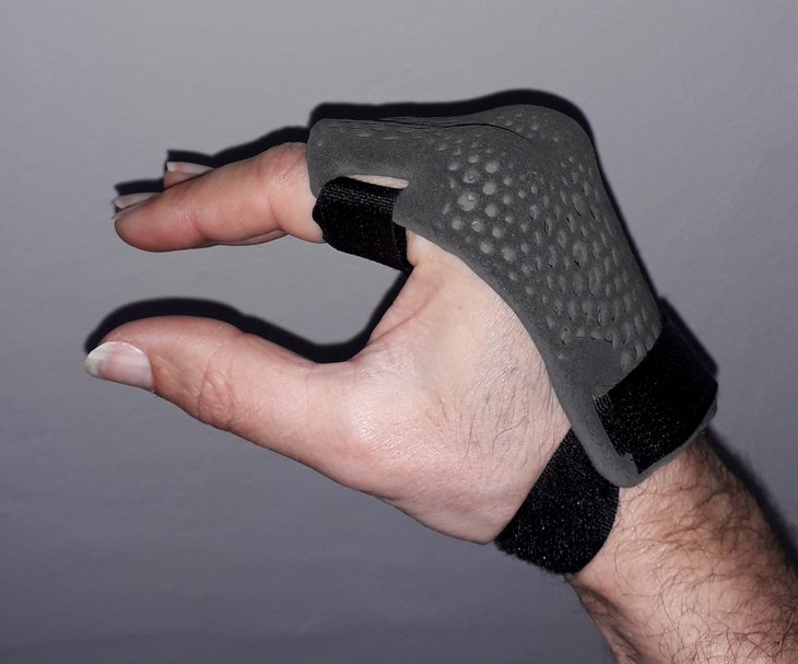 Hand orthosis