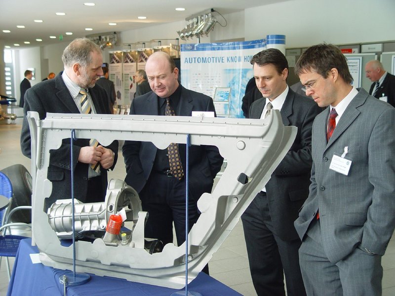 Die Fachausstellung bot den Leichtbau-Experten eine hervorragende Gelegenheit zum Austausch.