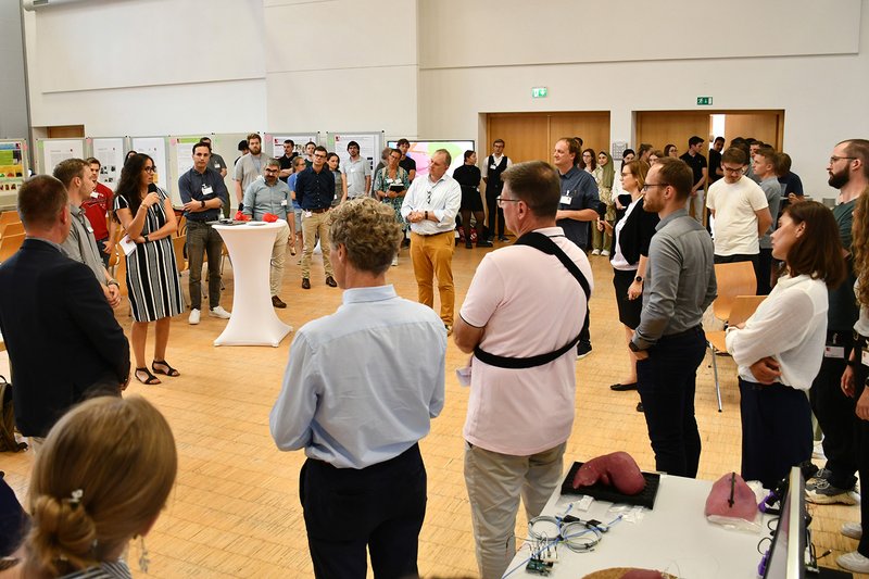 Prof. Dr. Mine Sargut bei der Diskussion im Rahmen der Session „KI und AR in der Chirurgie“.