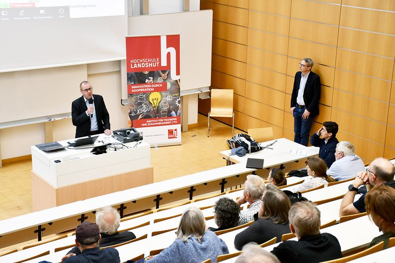 Forschungserkenntnisse nutzbar zu machen sei wichtiges Ziel der Hochschule, erklärte Vizepräsident Prof. Dr. Marcus Jautze in seiner Begrüßunge.