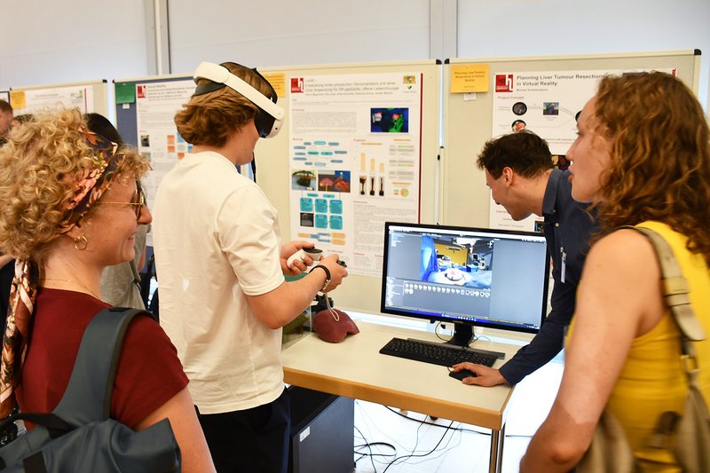 Anwendung für die Virtual Reality-gestützte Leber-Chirurgie. 