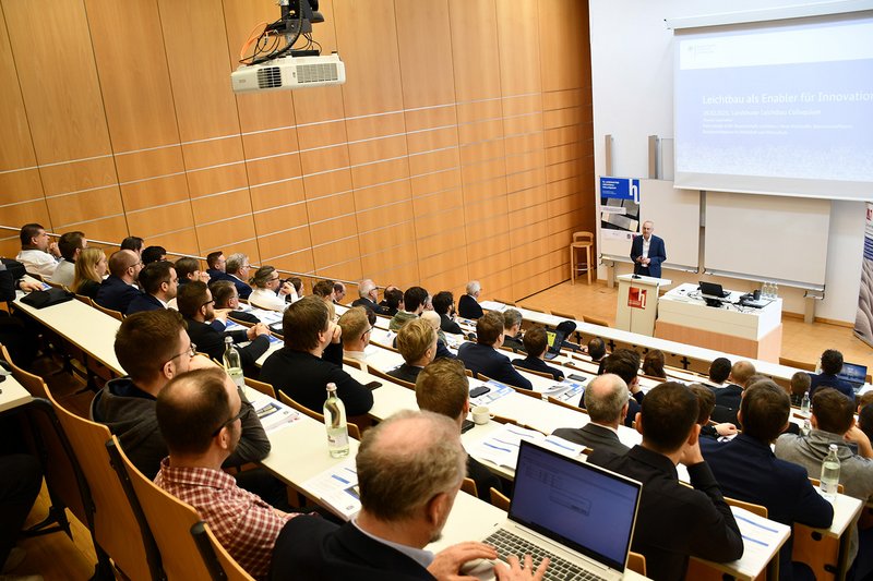 Als Enabler für Innovationen bezeichnete MR Werner Loscheider (BMWK) den Leichtbau.
