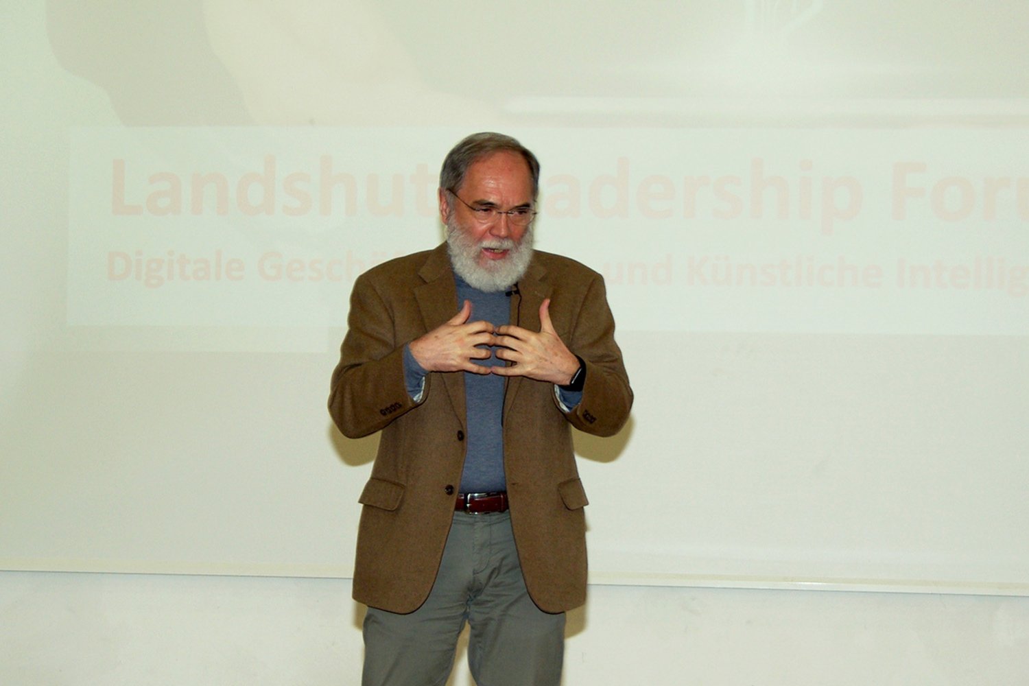 Prof. Dr. Joseph Reger, CTO Fujitsu Technology Solutions B.V., bei seinem Vortrag.